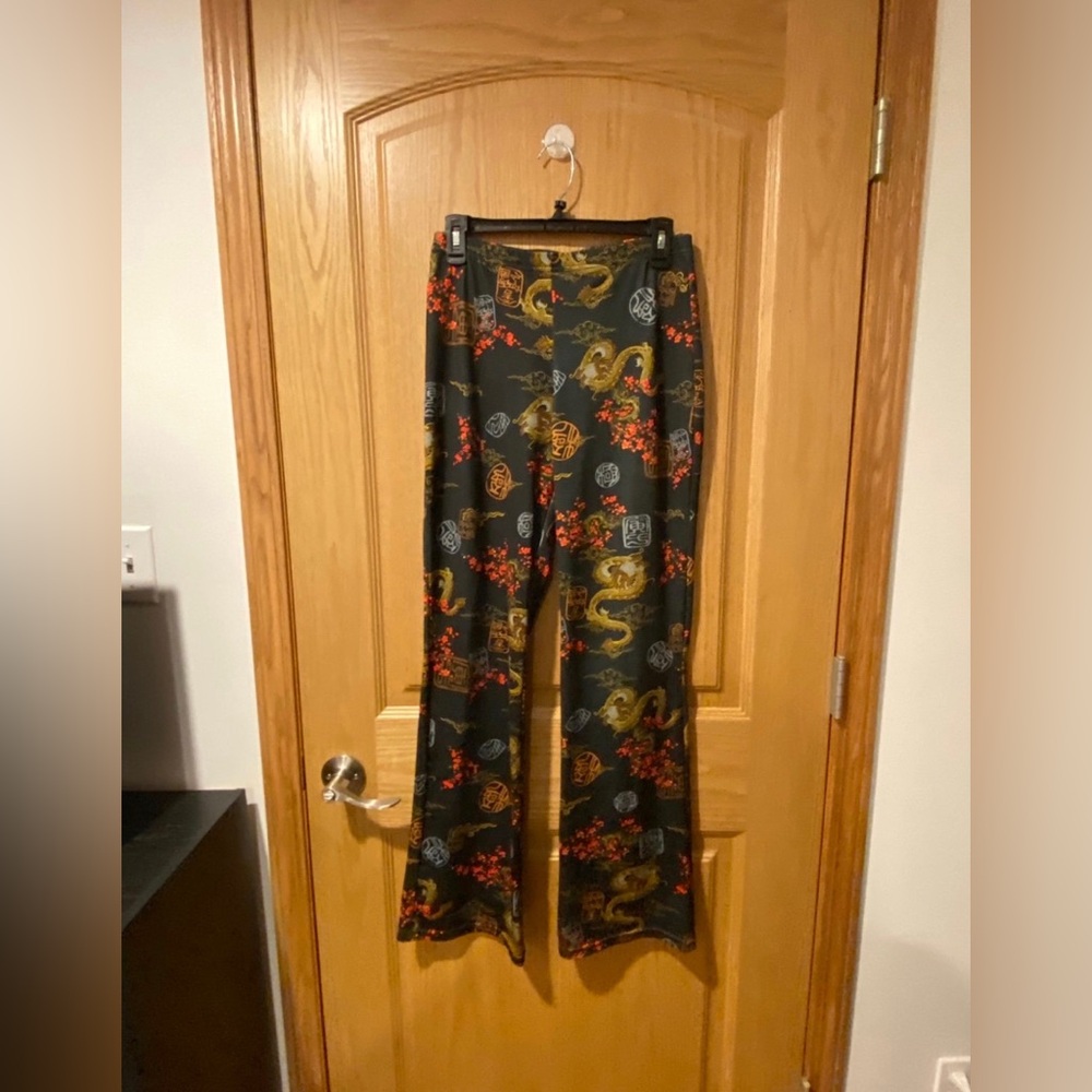 White Moon Women’s Size Large Dragon Floral Straight Leg Stretchy Pants NEW